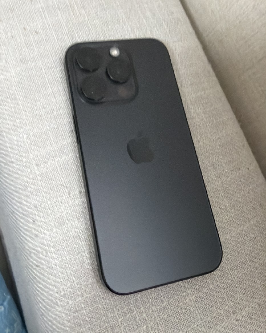 iPhone 15 Pro 후면